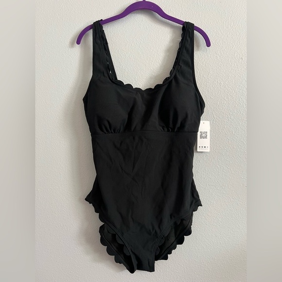 NWT Black Scalloped One-Piece Swimsuit - Picture 5 of 6